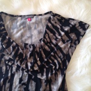 V I N C E | C A M U T O ● stretchy top